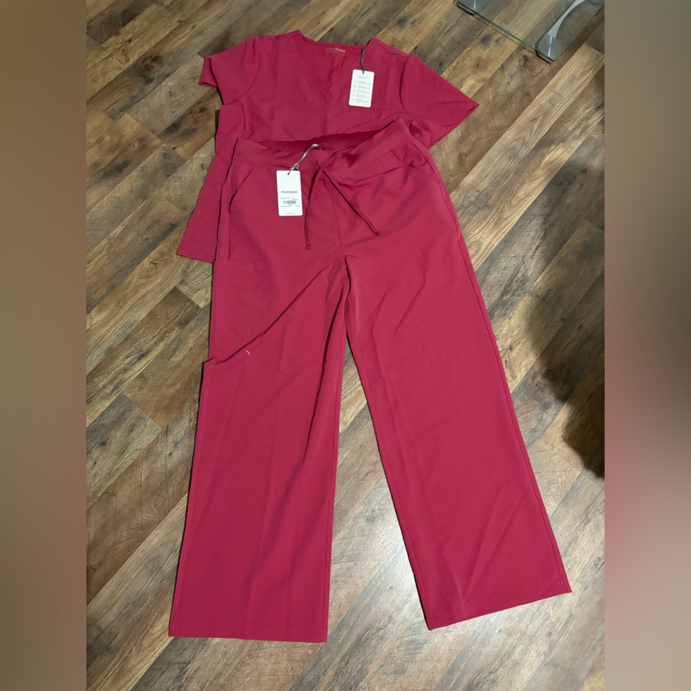 Mandala Large Scrub Set